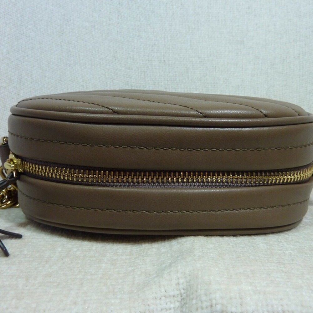 NEW Tory Burch Kira Chevron Classic Taupe Small Camera Bag/Crossbody Bag - Picture 7 of 15